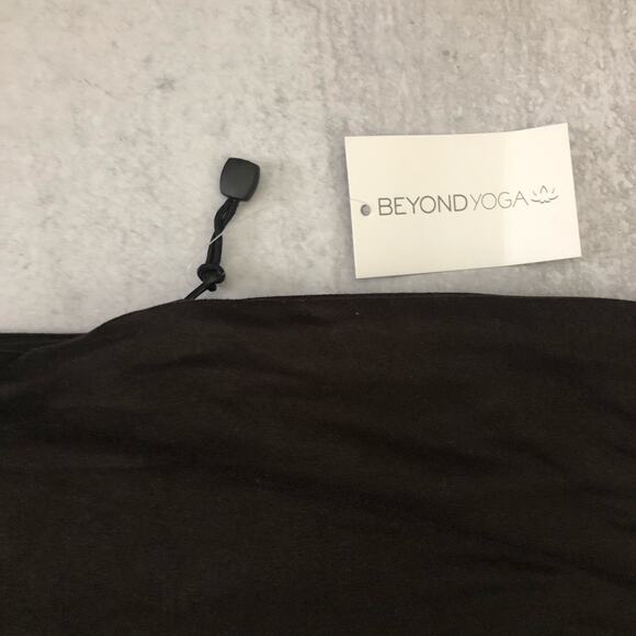 Beyond Yoga Black Pocket Infinity Scarf NEW - Picture 3 of 5